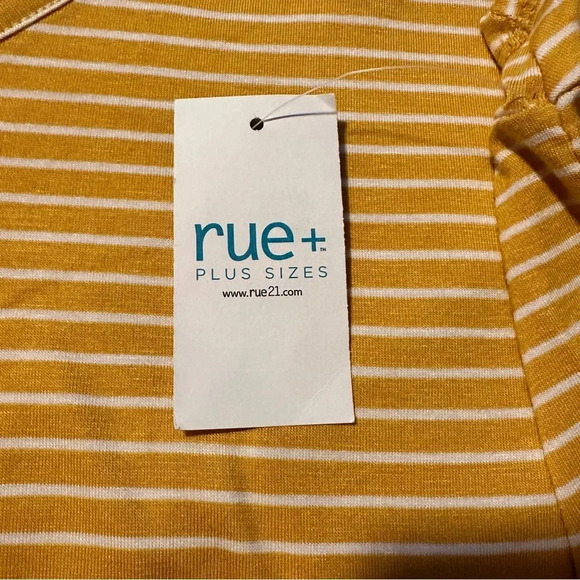 Rue + Favorite Relaxed Tee Size 3X - Picture 3 of 5